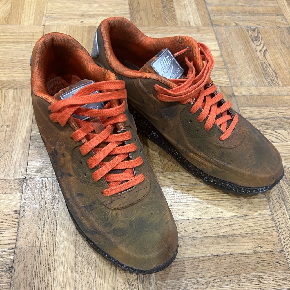 Men’s Nike size 9